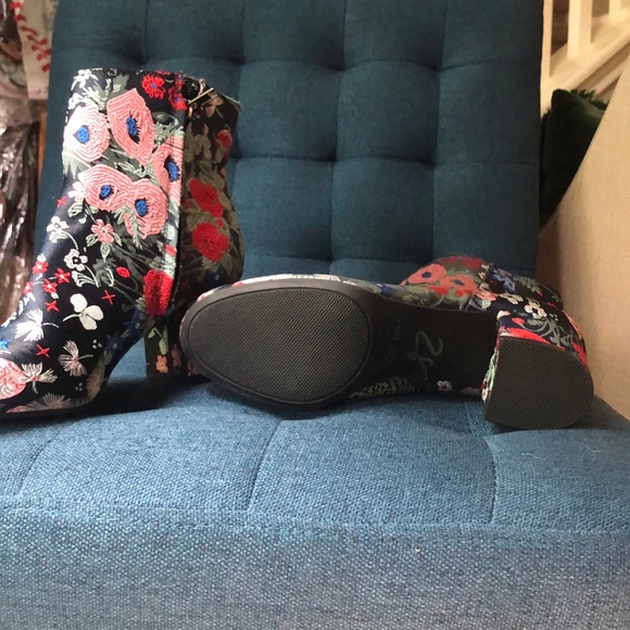 Silk Flower Booties - Picture 3 of 3